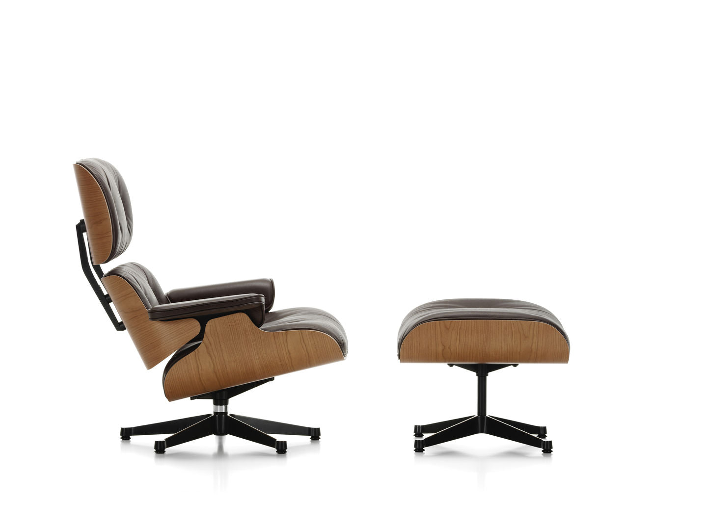 Vitra Eames Loungechair met ottoman Premium Leder Chocolate kersenhout naturel