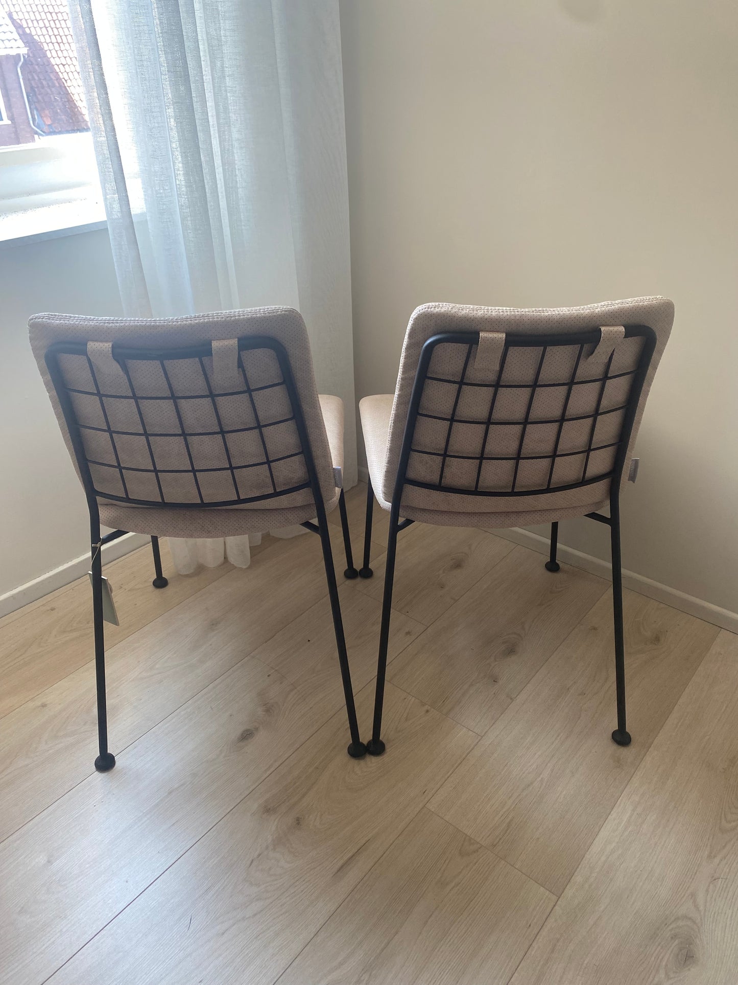 Tweedekansje Zuiver Fab stoel gestoffeerd beige - Set van 2