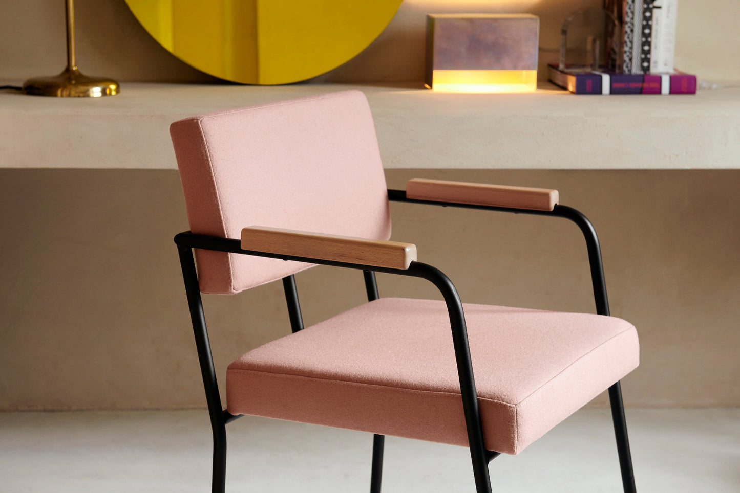 FEST Monday eetkamerstoel met armleuning naturel Coda 2 422