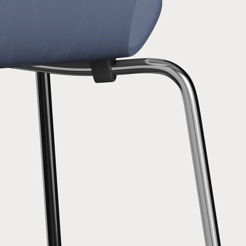 Fritz Hansen Series 7 Vlinderstoel chrome ash coloured Dusk Blue