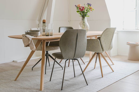 De 6 populairste eetkamerstoelen voor lange mensen