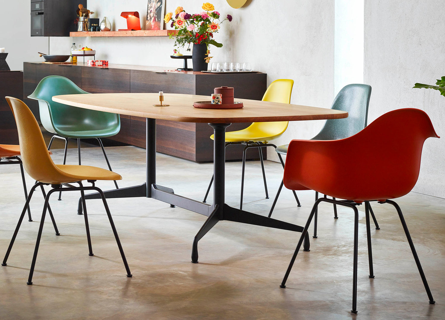 Vitra Eames fiberglass