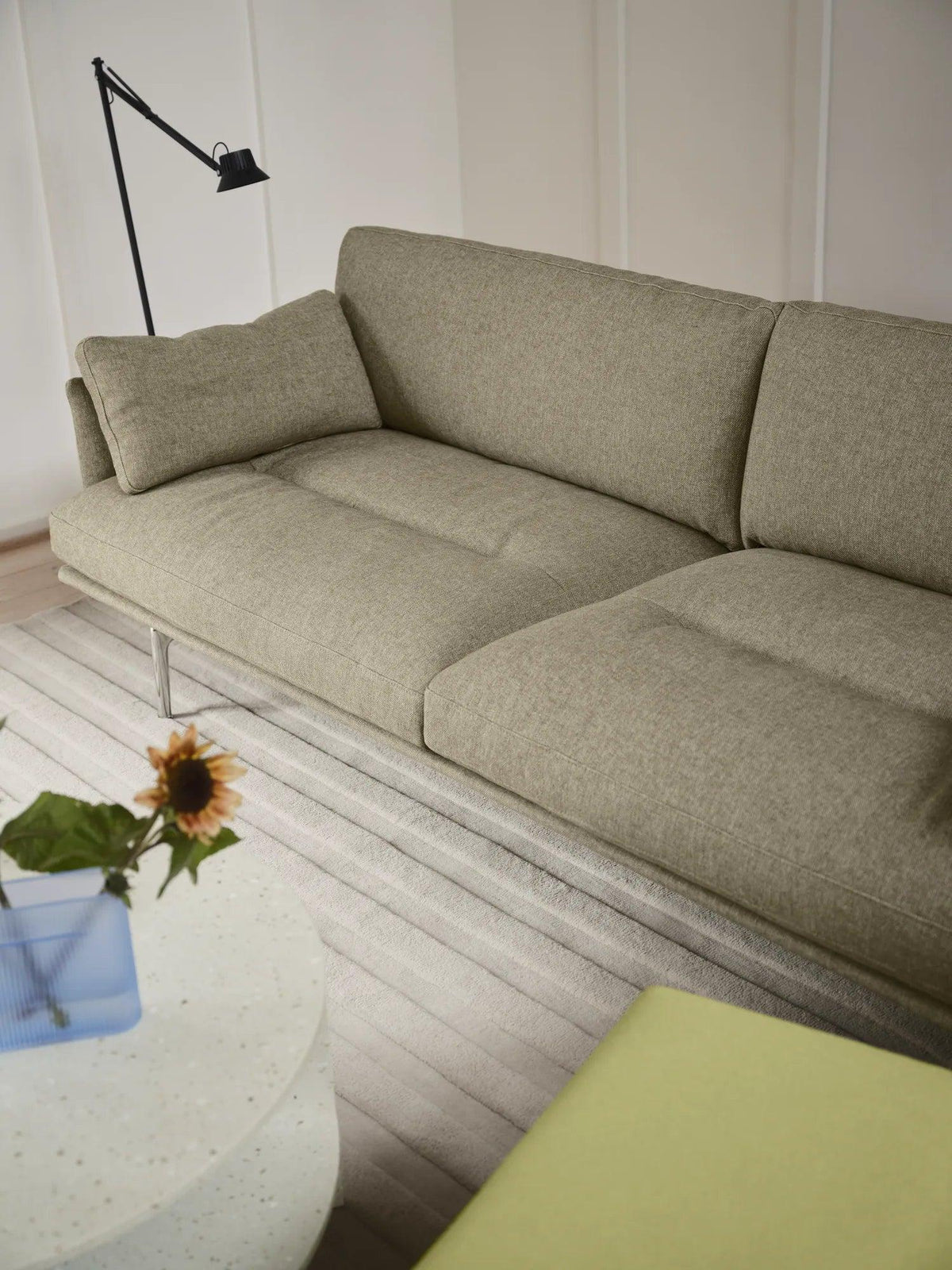 Muuto Outline Soft 3-zitsbank Clay 12/Grijs