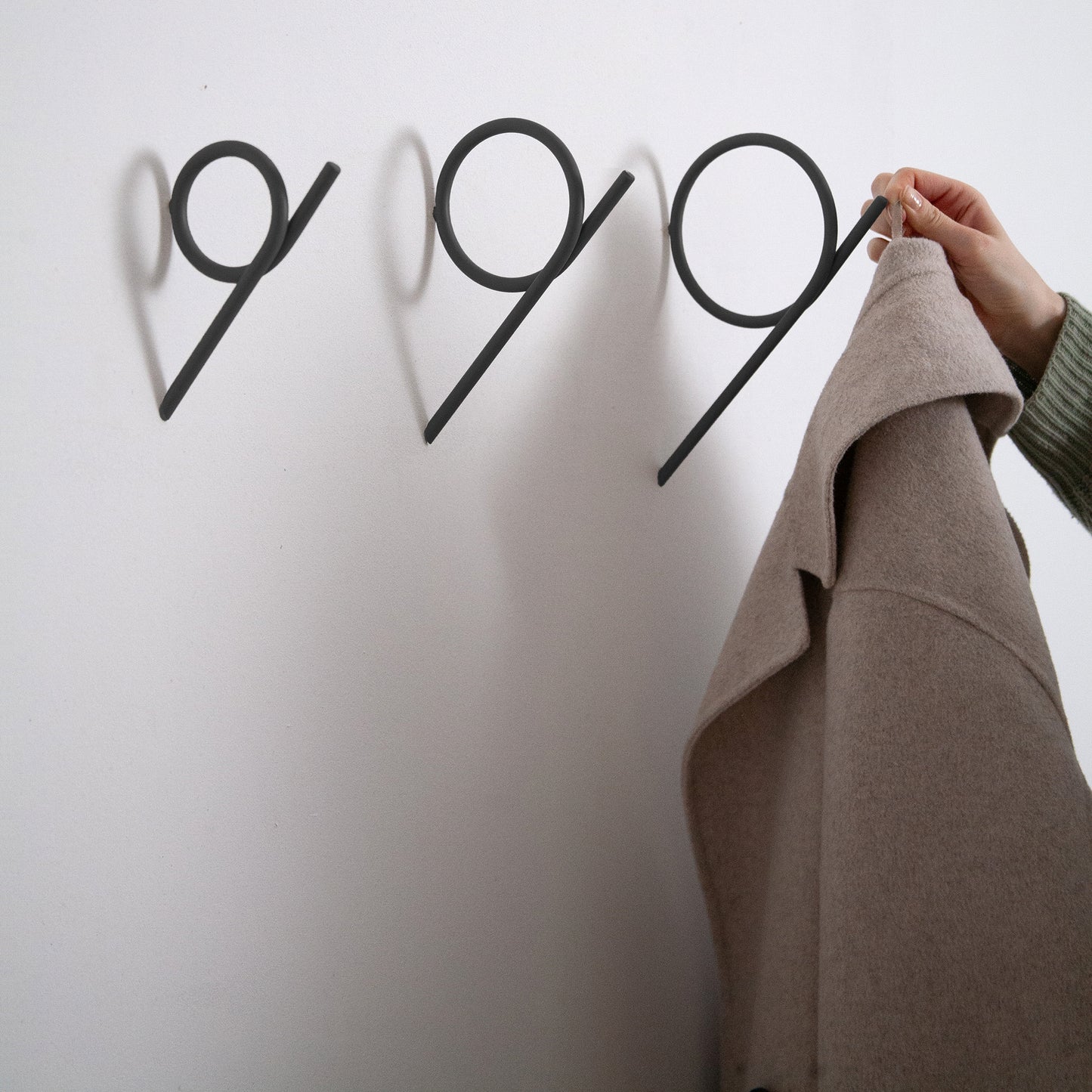 Spinder Design Tuba Medium wandhaak Zwart