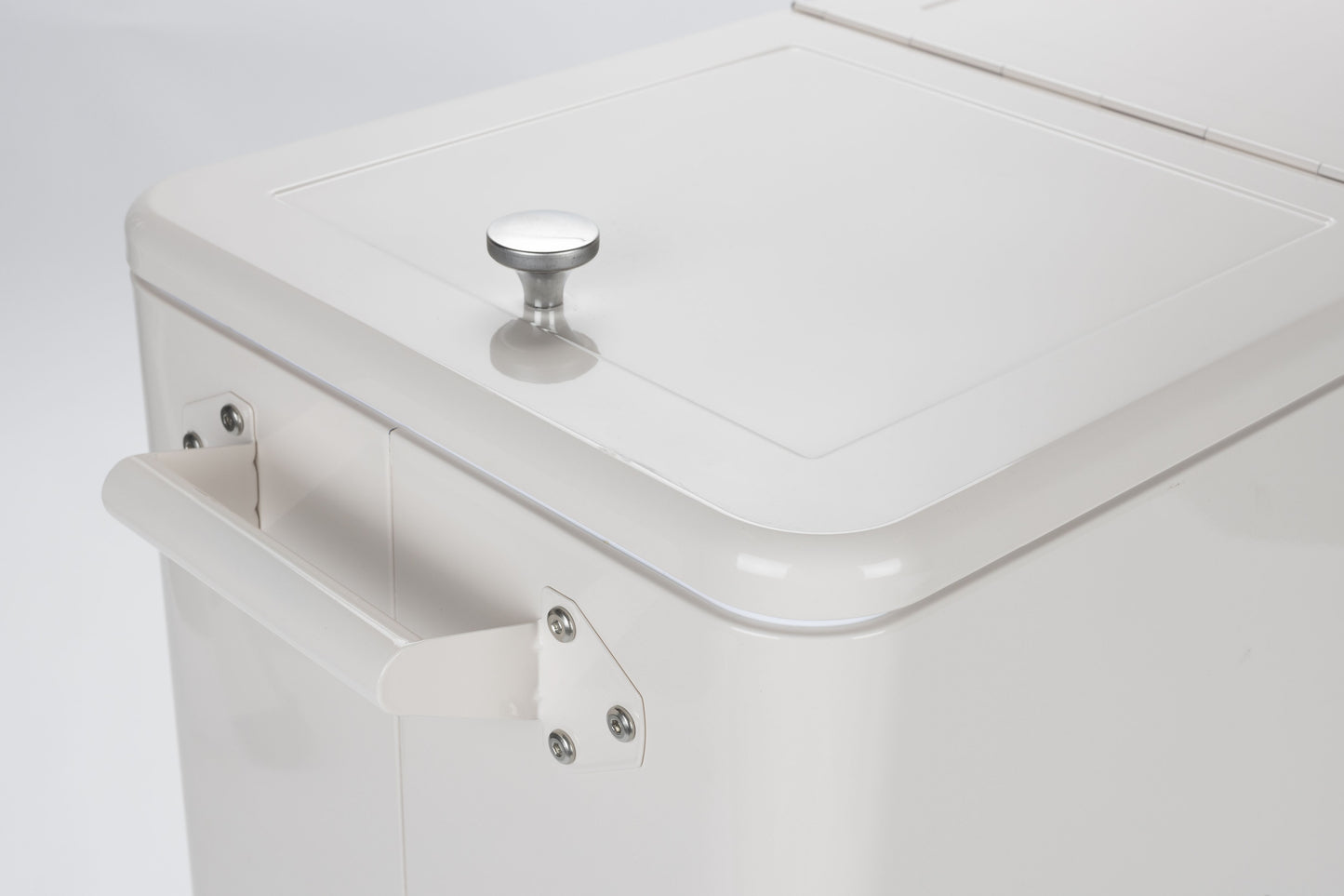 Zuiver Cooler Be Cool koelbox met wieltjes Cream