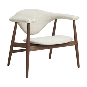 Gubi Masculo fauteuil walnoothout gestoffeerd Dedar Eero 106