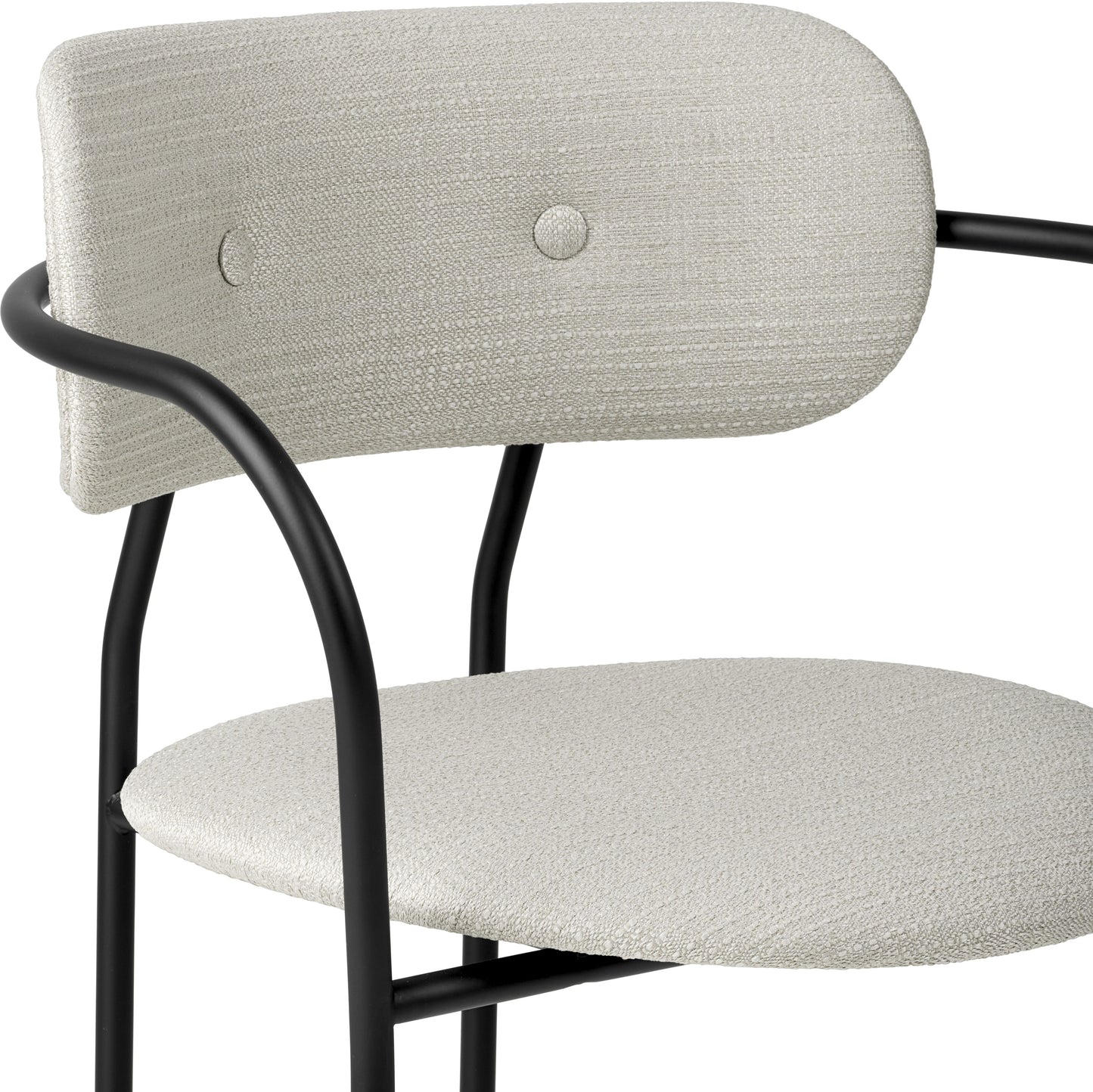 Gubi Coco armstoel gestoffeerd Dedar Eero 106