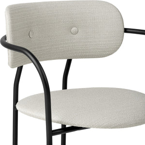 Gubi Coco armstoel gestoffeerd Dedar Eero 106
