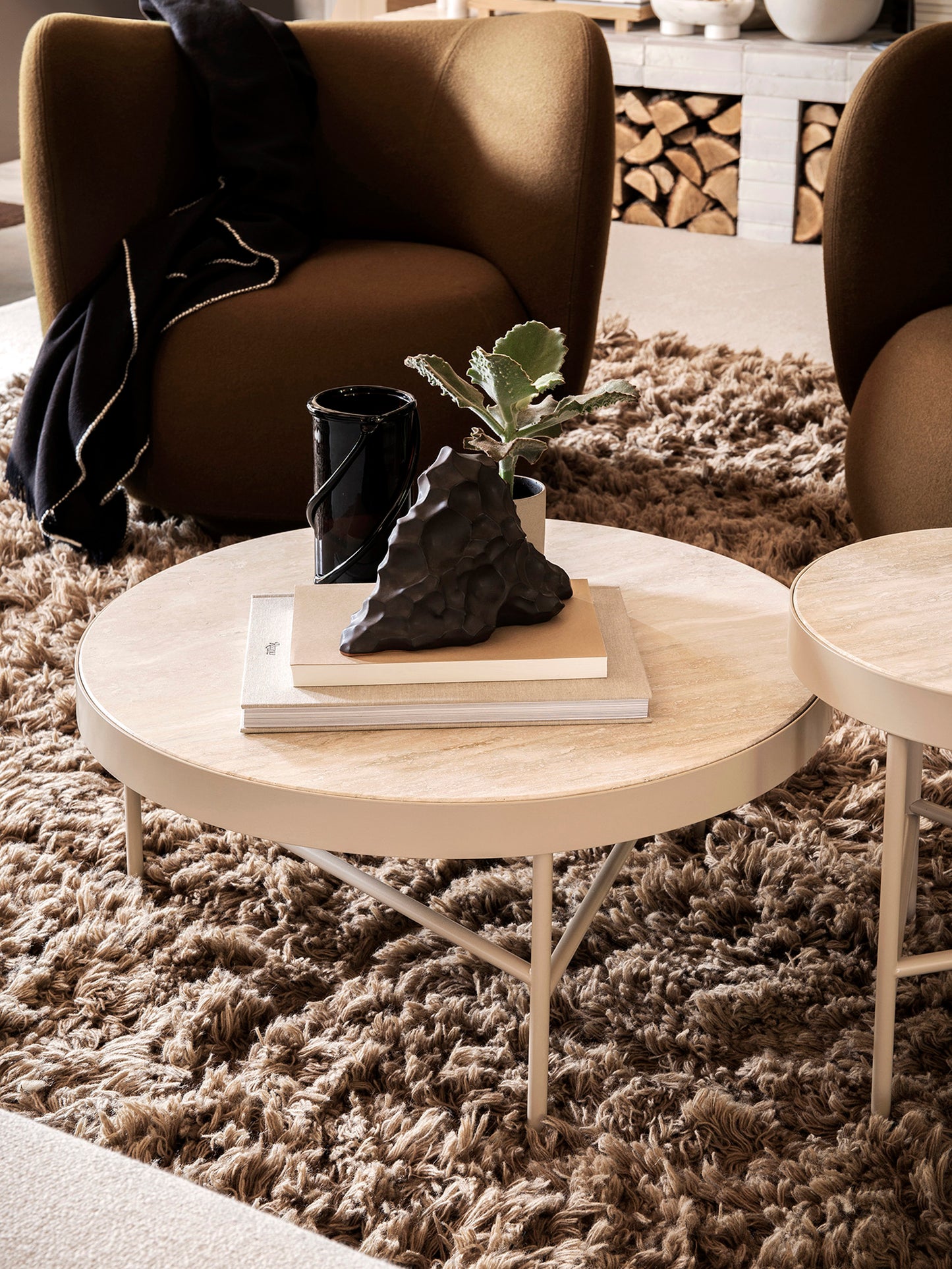 Ferm Living Travertine bijzettafel Ø71 cm Cashmere