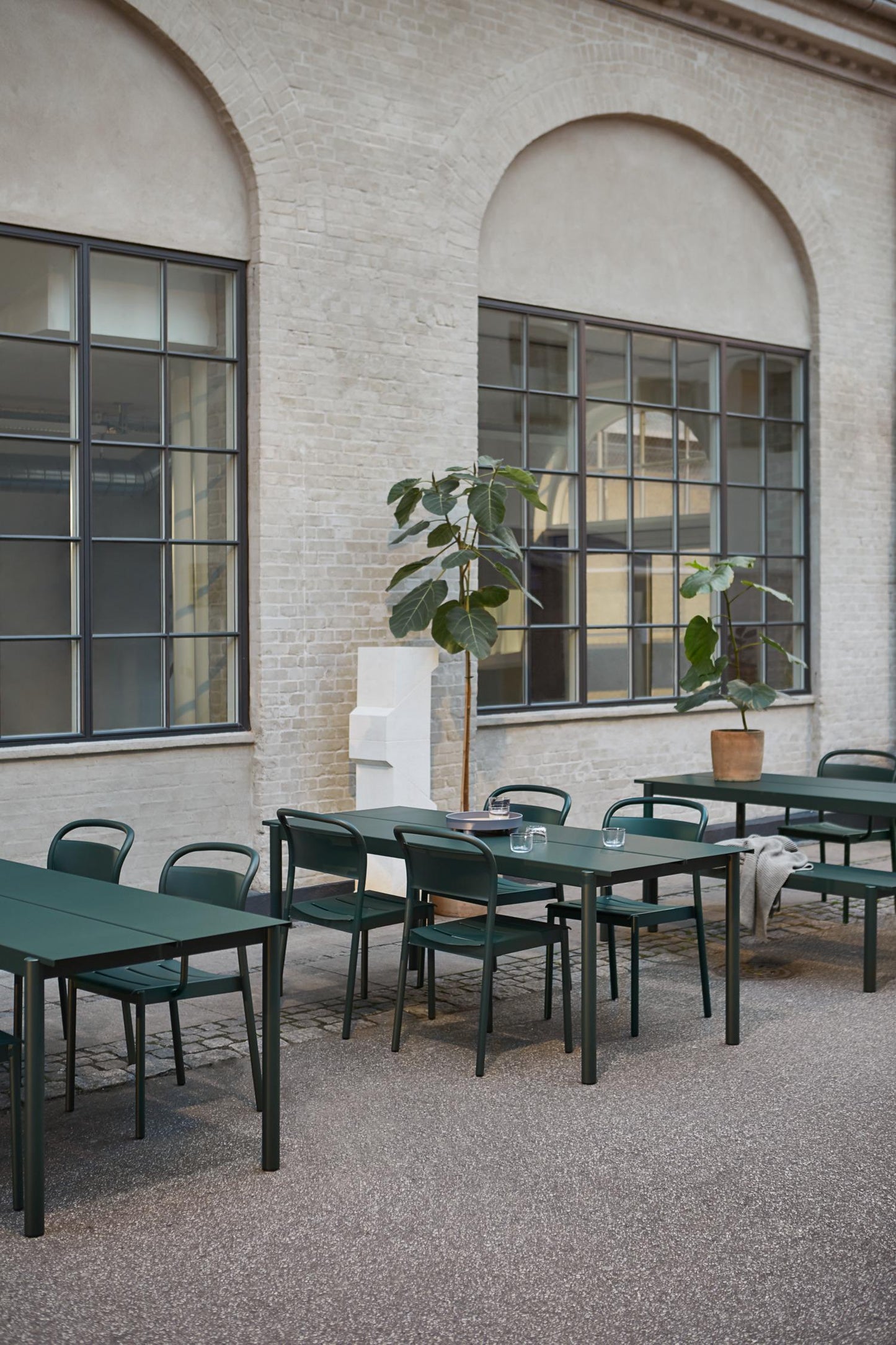 Muuto Linear Steel tuinstoel Dark Green