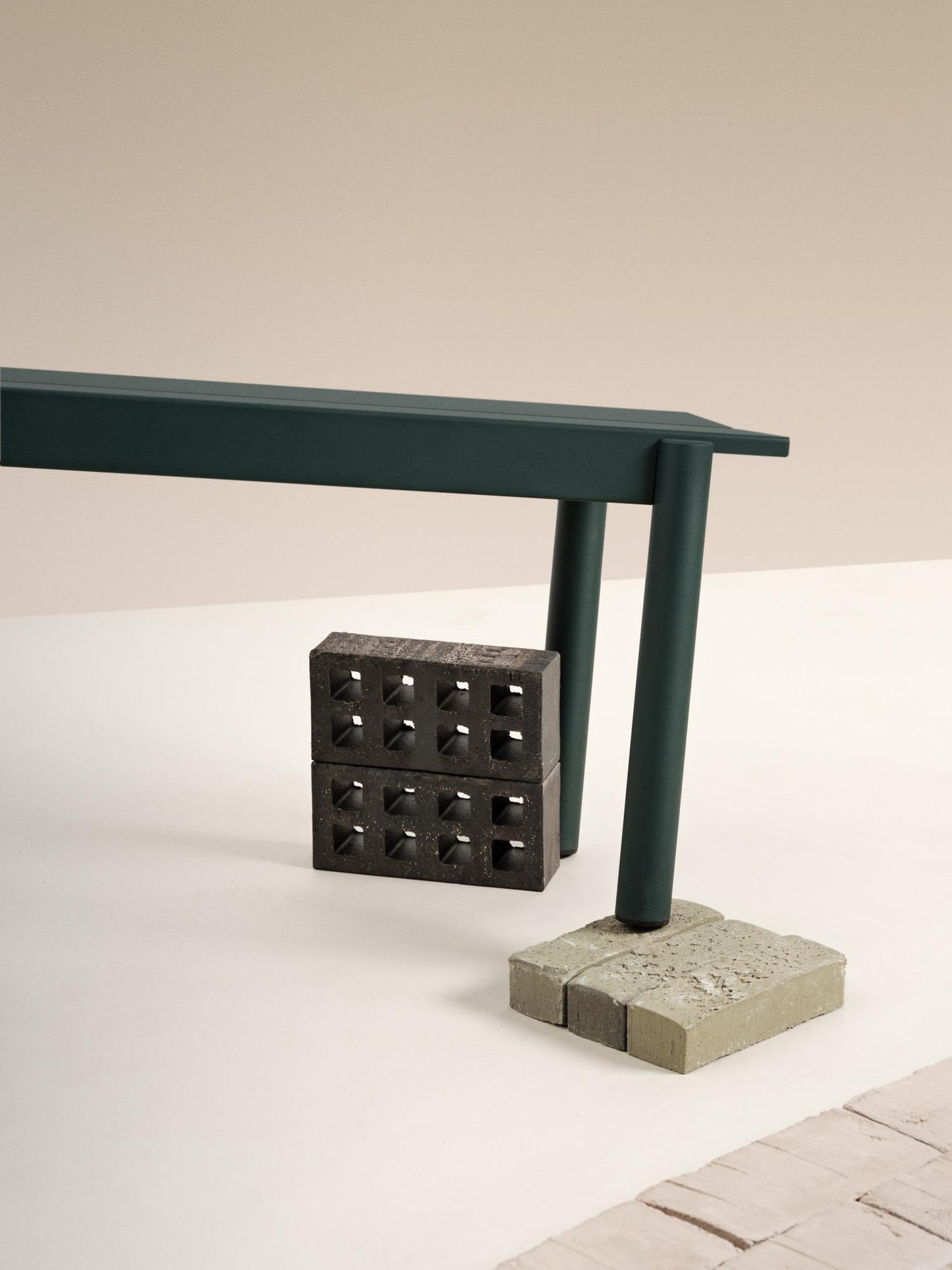 Muuto Linear Steel tuinbank 170 cm Dark Green