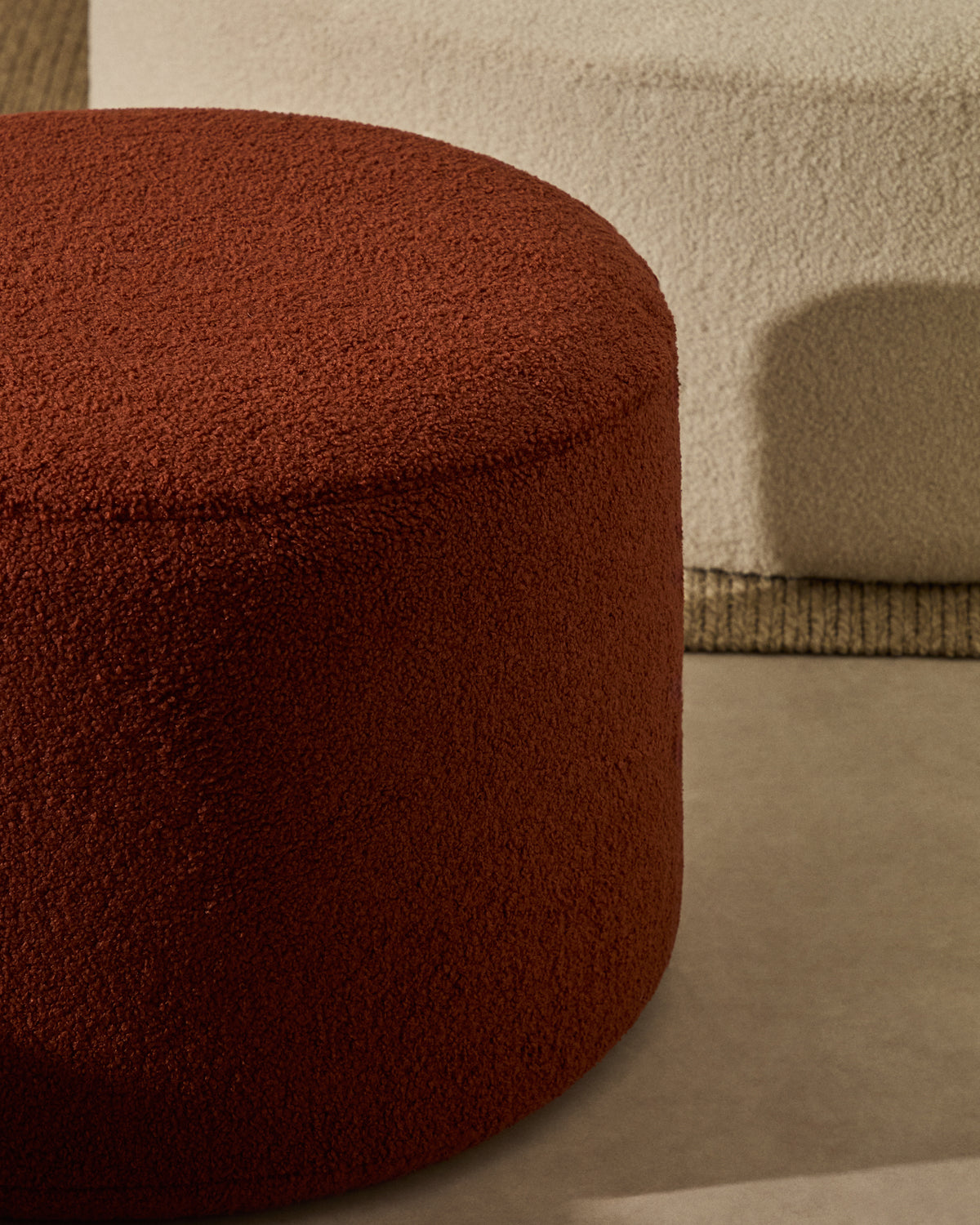 Kave Home Kaeli poef Ø60 cm bouclé Terracotta