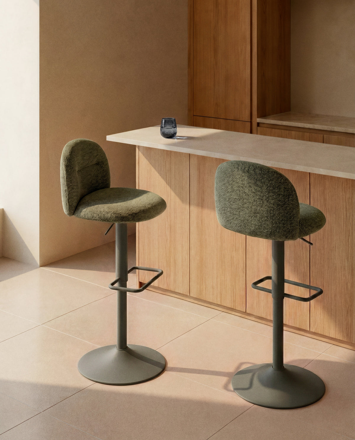 Kave Home Arino barkruk H86 chenille Green