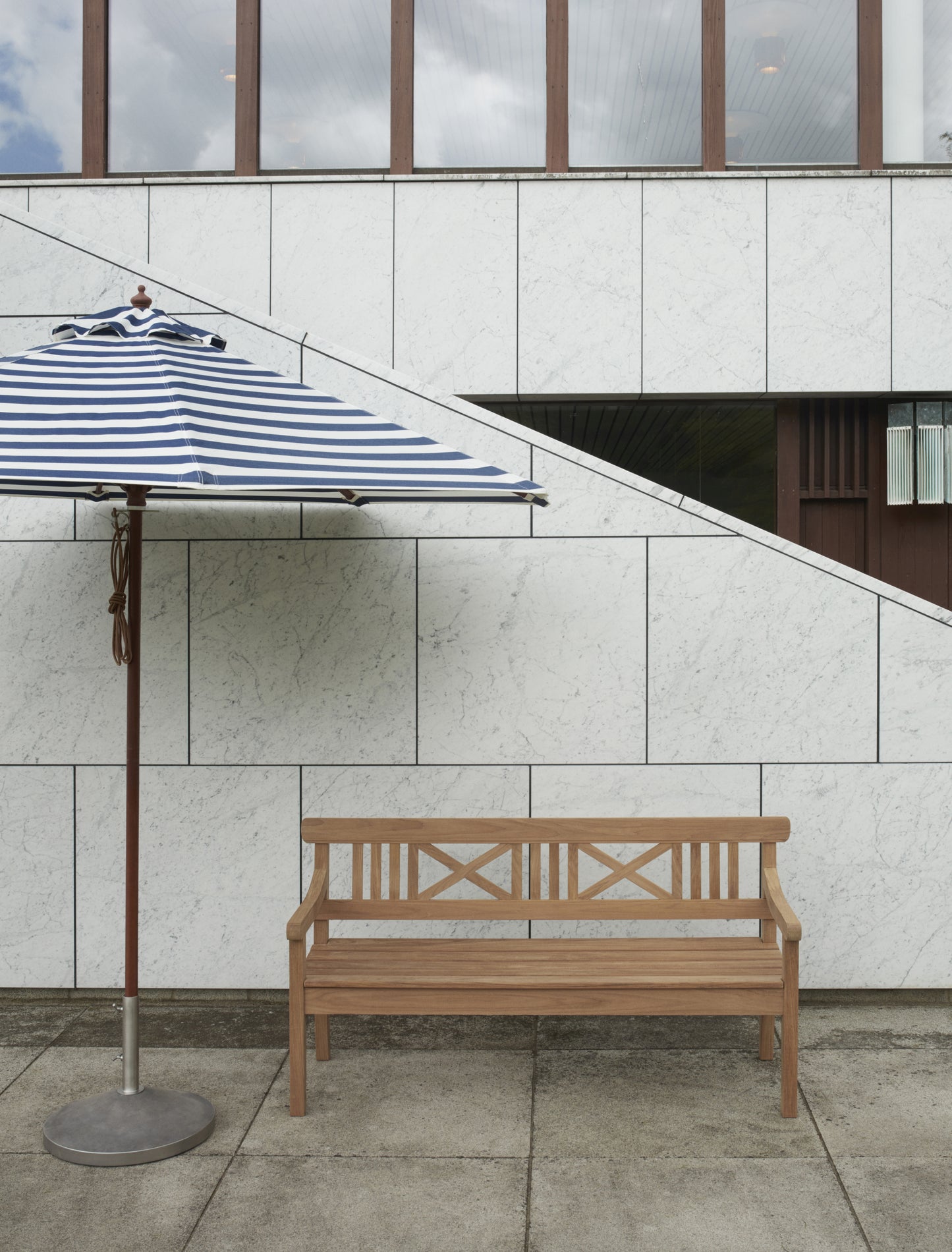Fritz Hansen Messina parasol Ø270 cm Dark Blue Stripes