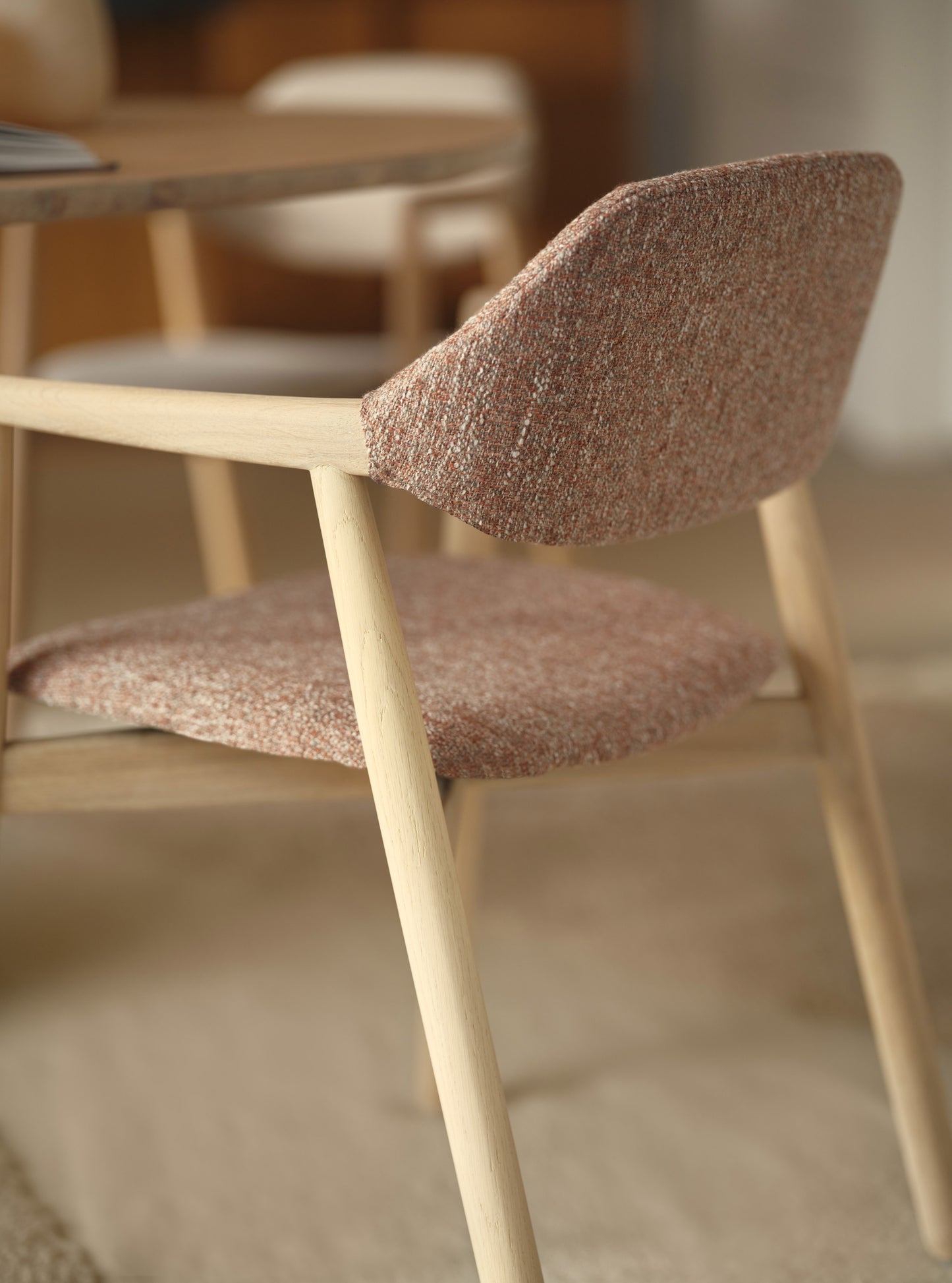 Mobitec Knut C0214 eetkamerstoel Mango Beige poot beuken