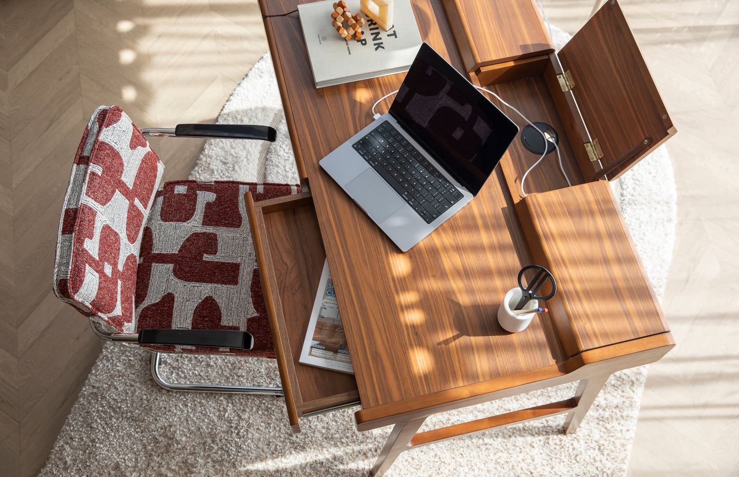 Zuiver Kaat bureau Bruin