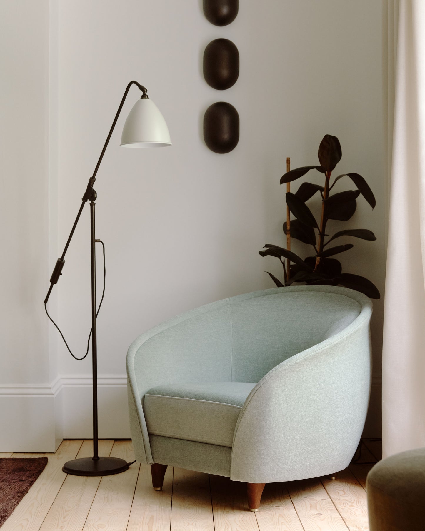 Gubi Revers fauteuil beige