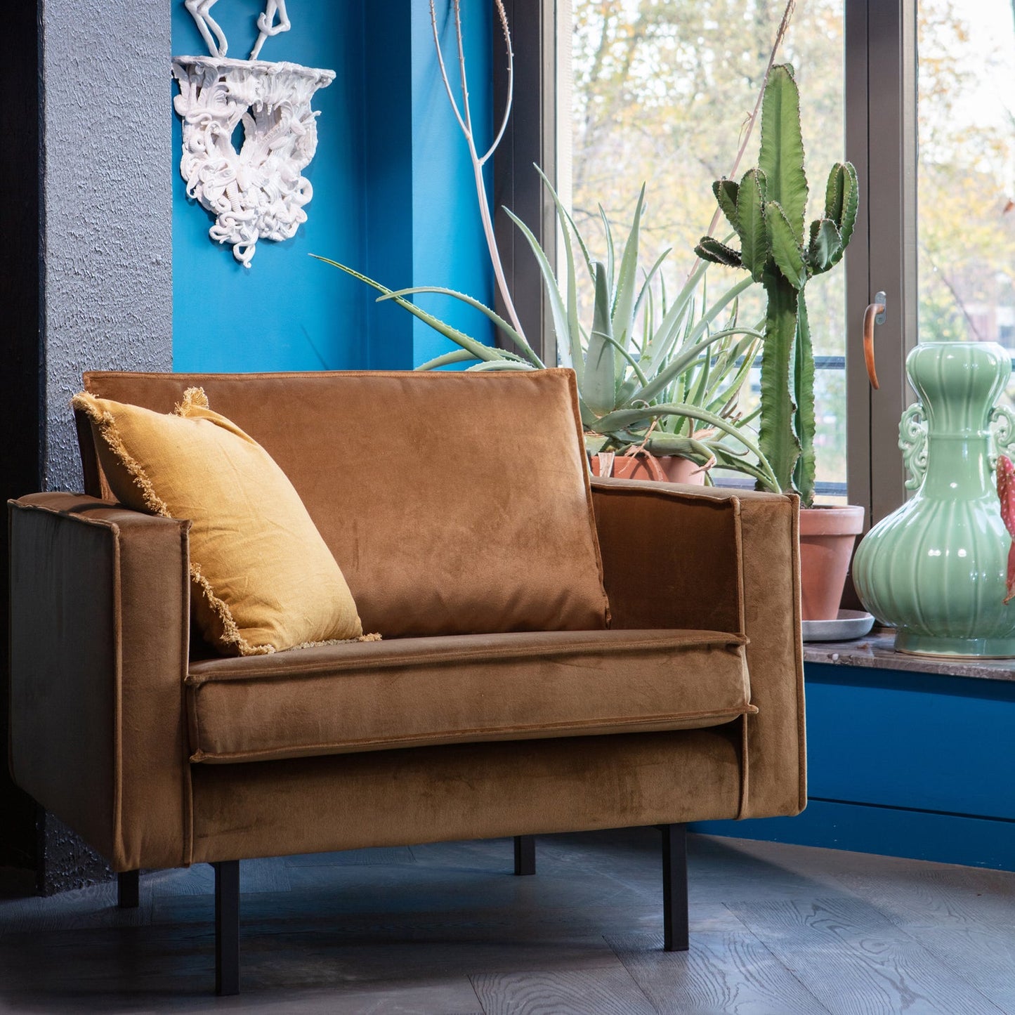 WOOOD Rodeo fauteuil velvet Honinggeel
