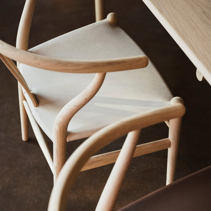 Carl Hansen & Søn CH24P Wishbone eetkamerstoel - geolied eikenhout leder Loke 7060