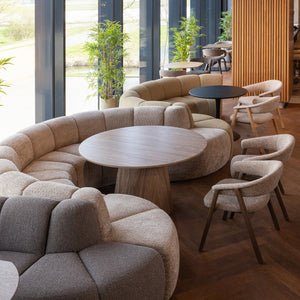 WOOOD Mojo eetbank halfronde hoek leuning Bouclé Geelbruin