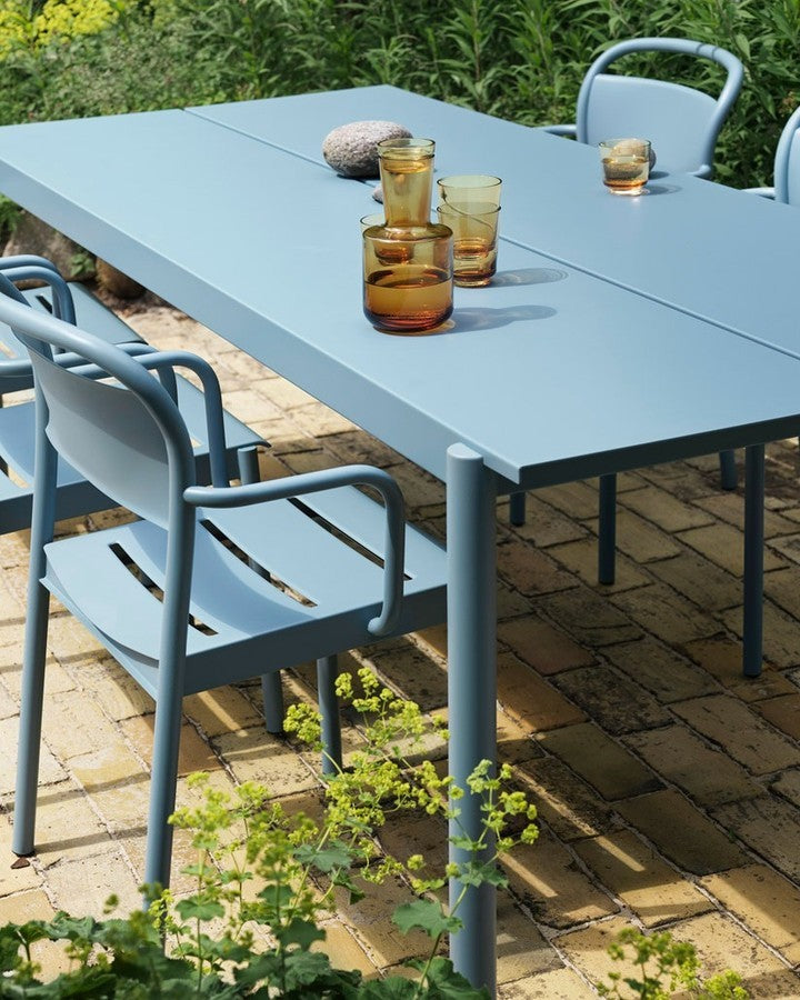 Muuto Linear Steel tuintafel 200 x 75 Pale Blue