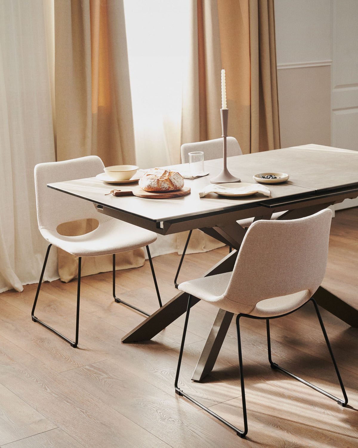 Kave Home Atminda eettafel uitschuifbaar rechthoek 160x90 cm Brown