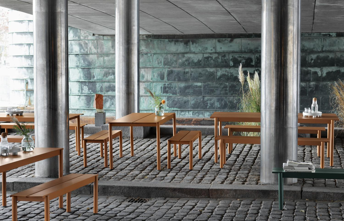 Muuto Linear Steel tuinbank 170 cm Burnt Orange