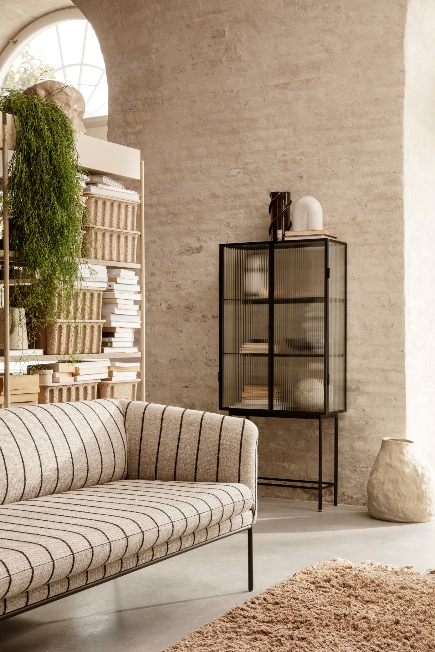 Ferm Living Haze Vitrinekast Zwart