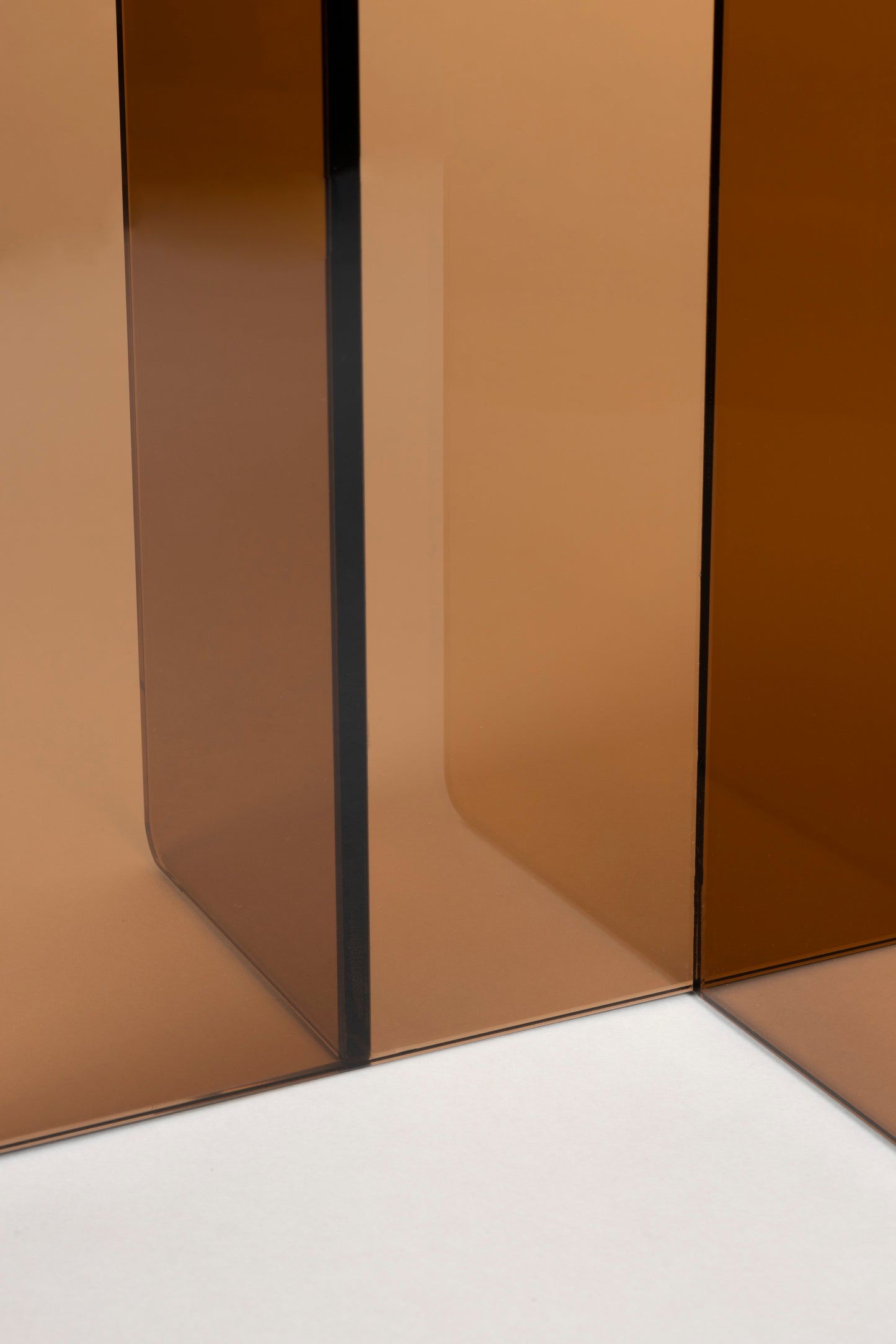 Zuiver Linea bijzettafel Bruin