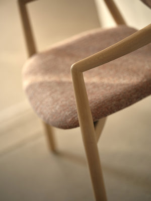 Mobitec Knut C0214 eetkamerstoel Mango Beige poot beuken