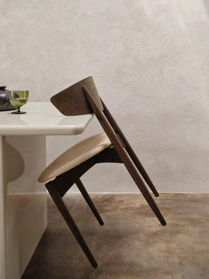 Ferm Living Herman eetkamerstoel Dark Stained/Soft Bouclé Natural