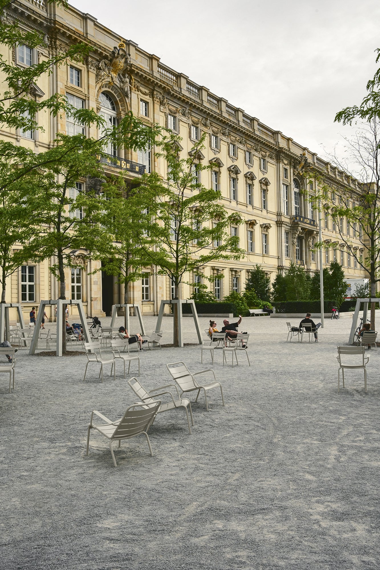 Fermob Luxembourg Low loungestoel met arm Beige Latte