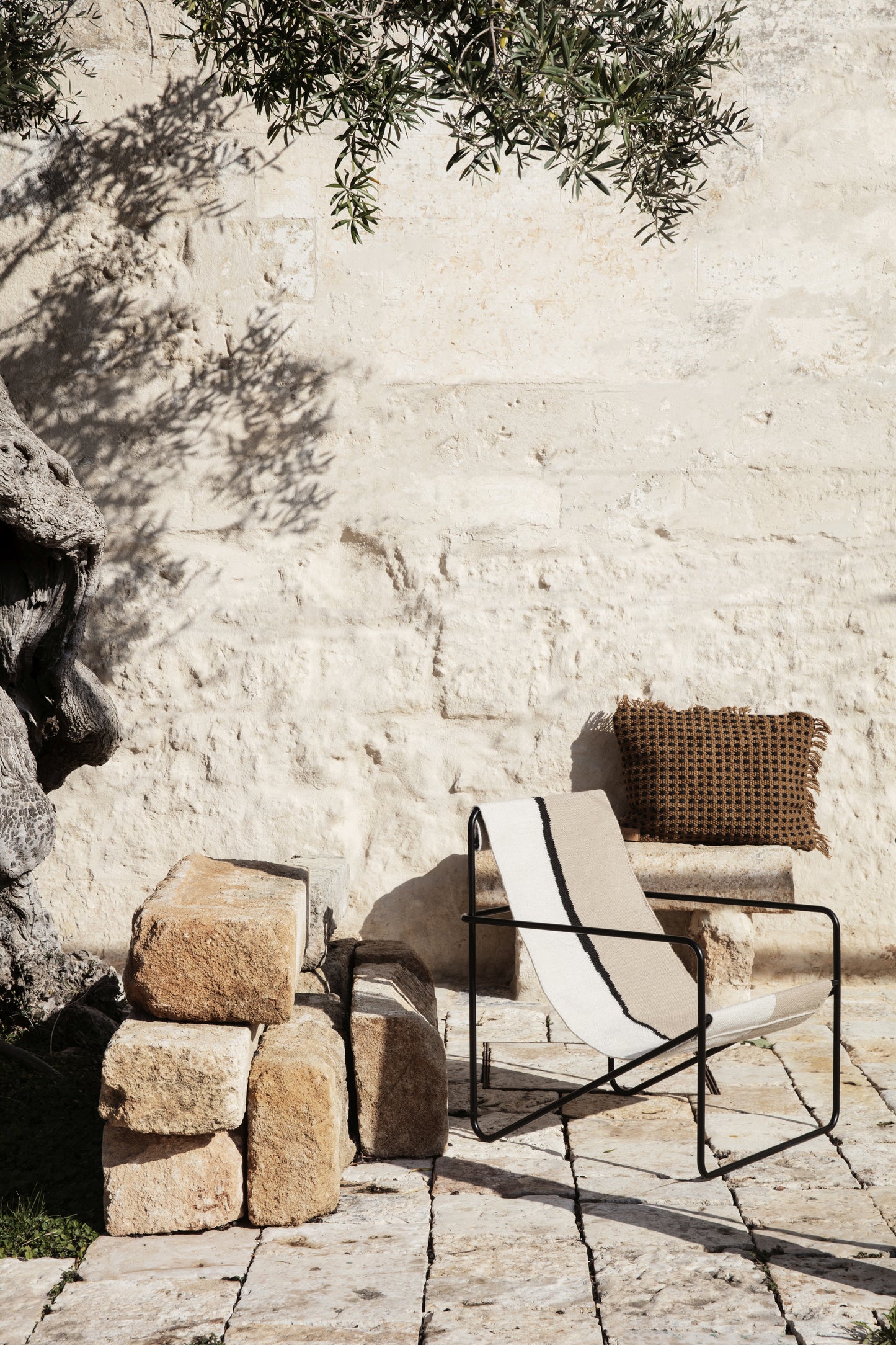 Ferm Living Desert loungestoel Soil/Black