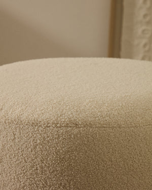 Kave Home Kaeli poef Ø60 cm bouclé Ecru