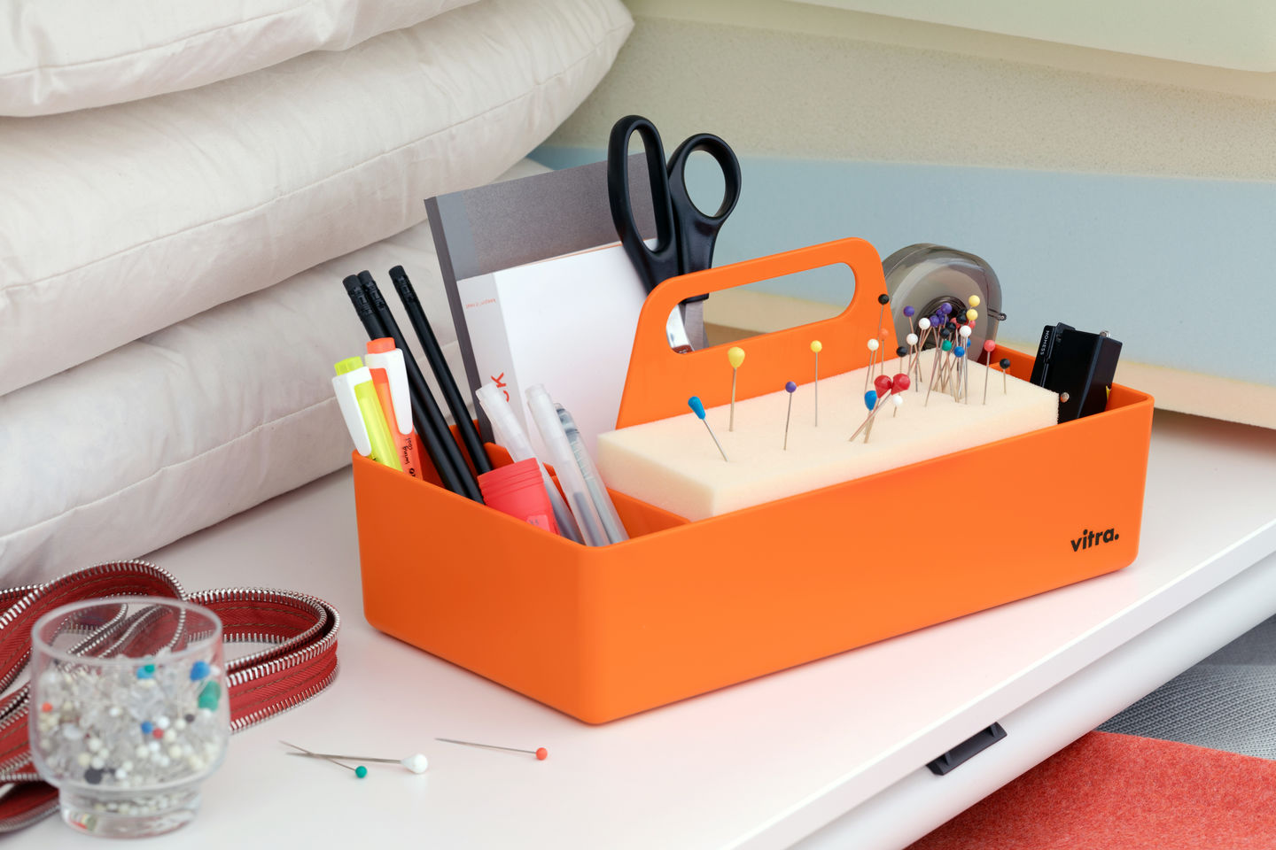 Vitra Toolbox RE opberger Mandarin