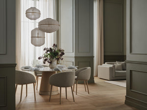 Bolia Piro eettafel Ø160 cm donker geolied eiken travertine