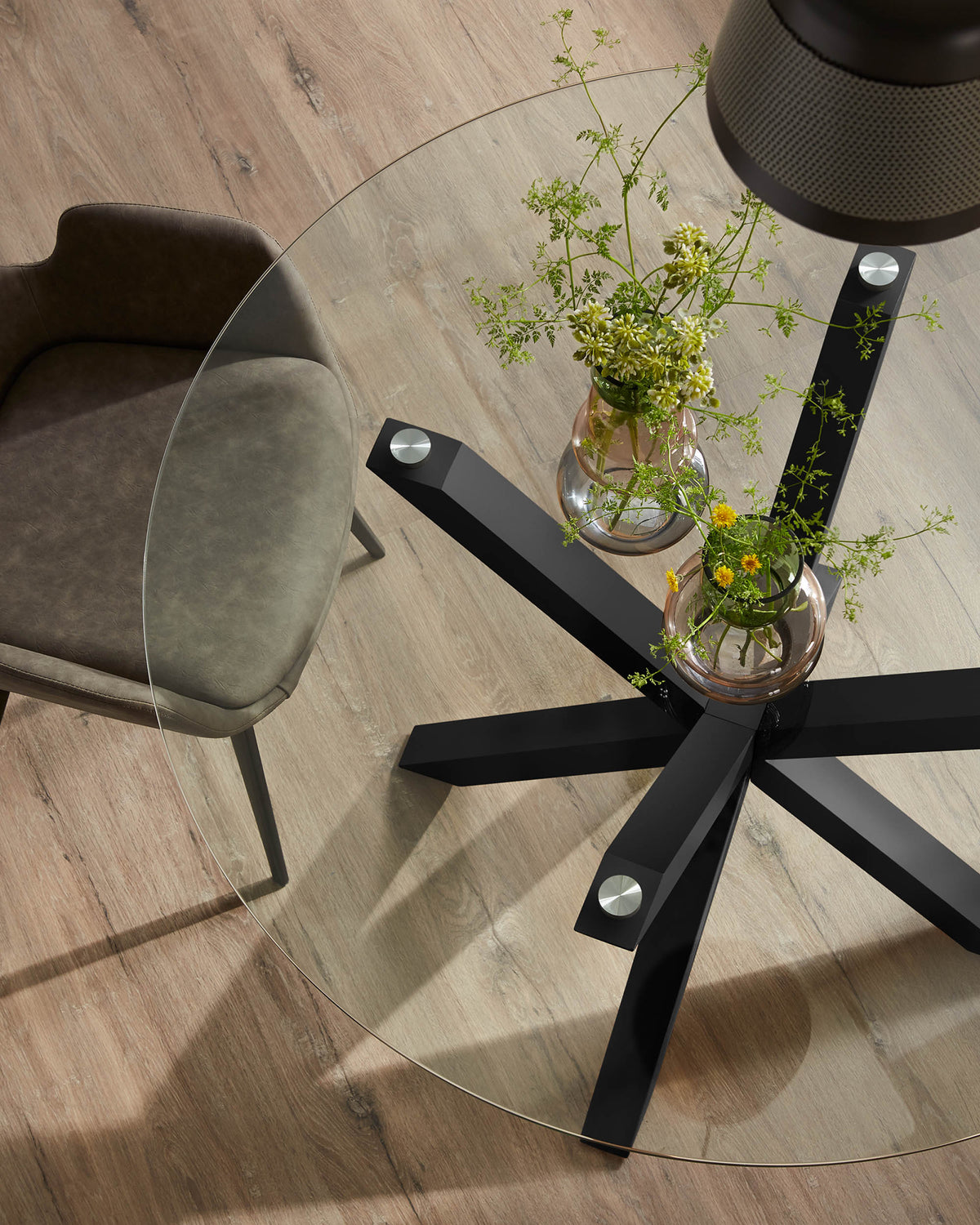Kave Home Argo eettafel rond Ø119 Clear/Black