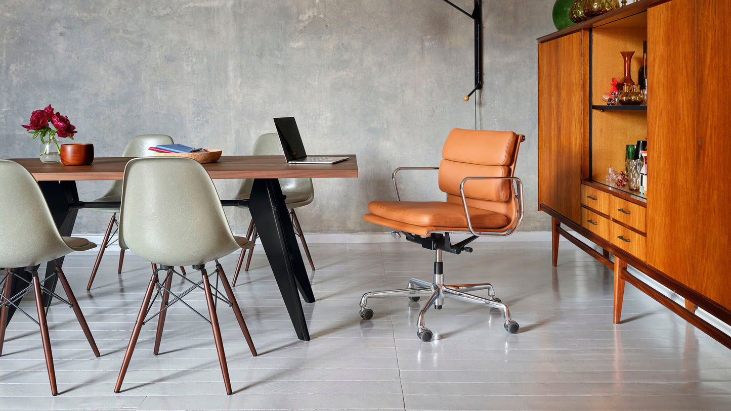 Vitra Soft Pad EA 217 bureaustoel draaibaar Premium Leather Nero