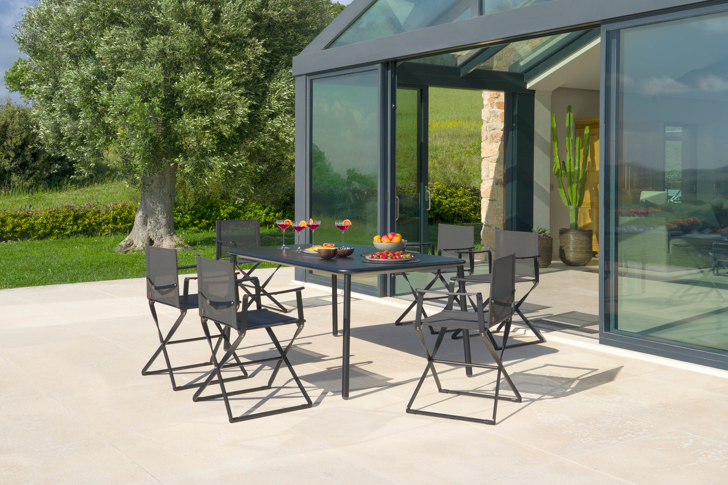 EMU Yard tuintafel 160x97,5 cm Military Green