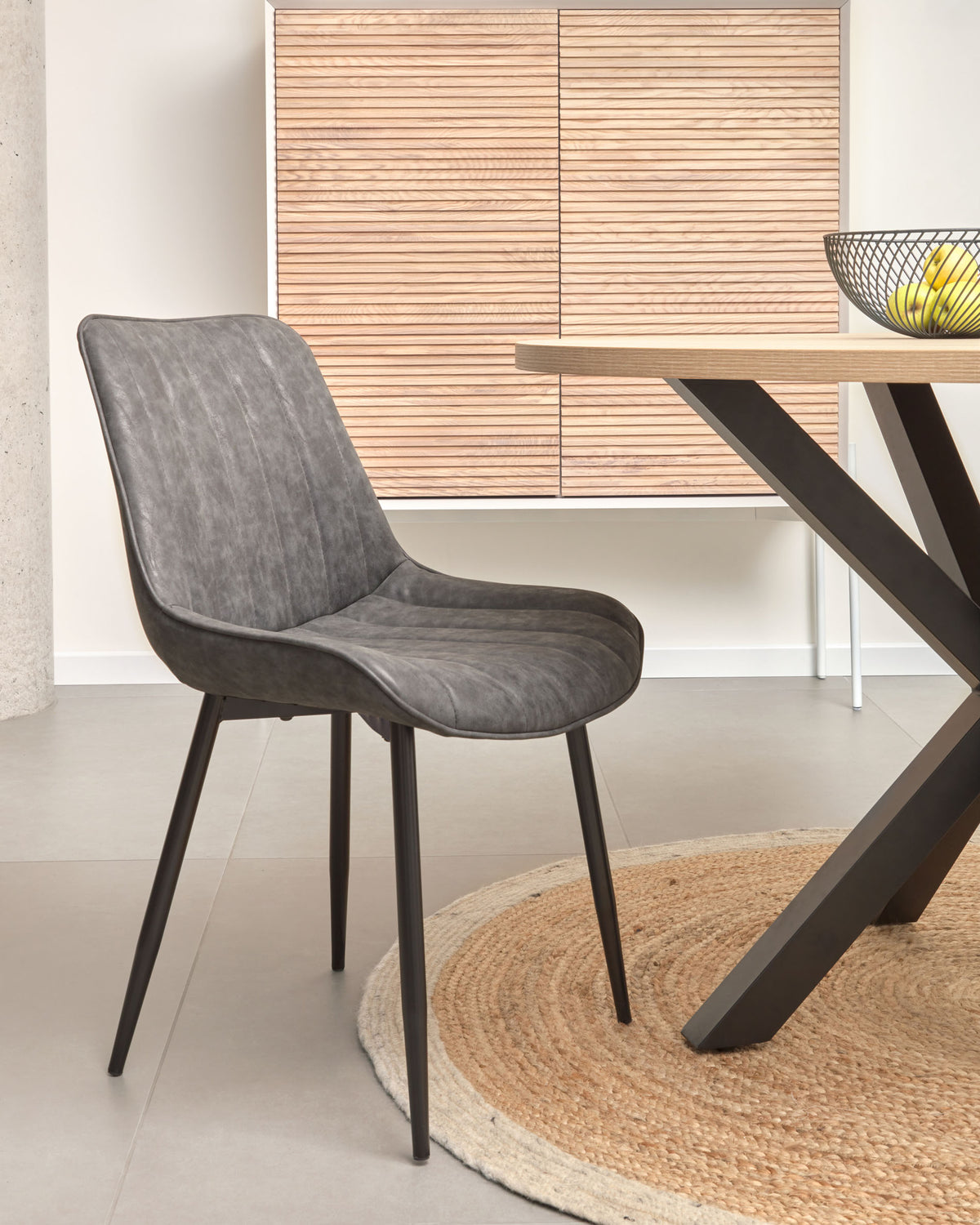 Kave Home Argo eettafel rond Ø120 cm Natural/Black