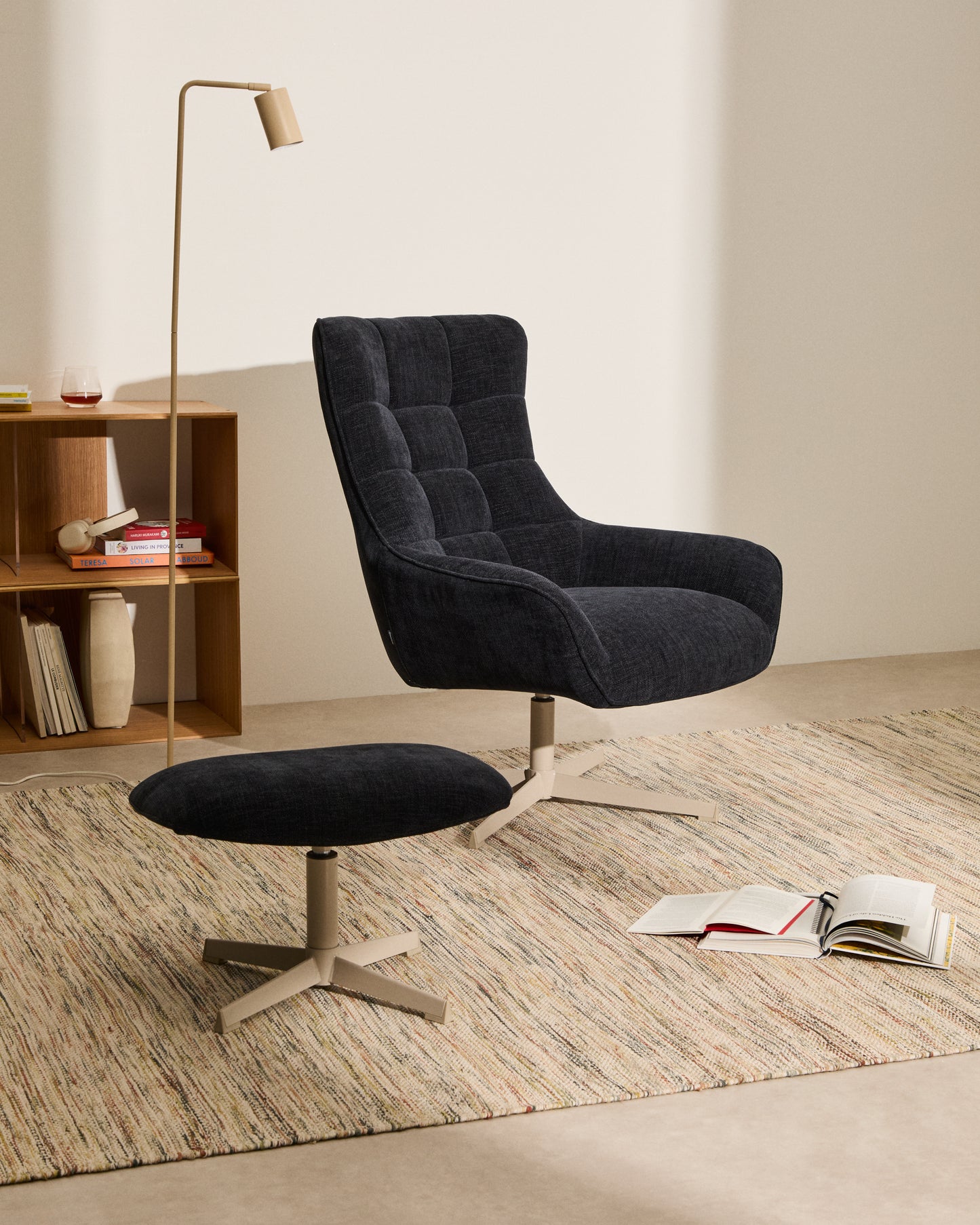 Kave Home Teryl voetenbank Dark blue