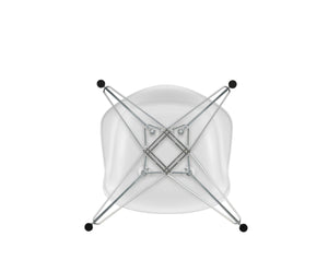 Vitra Eames DAR eetkamerstoel met arm Cotton White verchroomd