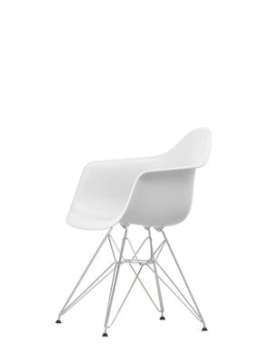 Vitra Eames DAR eetkamerstoel met arm Cotton White verchroomd