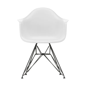 Vitra Eames DAR eetkamerstoel met arm Cotton White zwart gepoedercoat