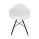 Vitra Eames DAW eetkamerstoel met arm Cotton White donker esdoorn