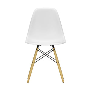 Vitra Eames DSW eetkamerstoel Cotton White esdoorn