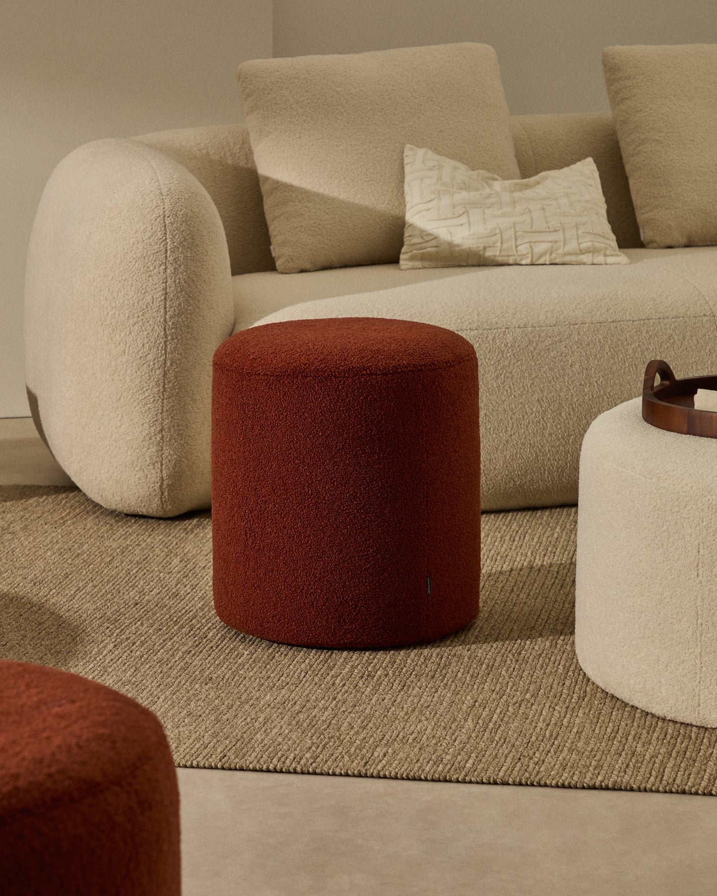 Kave Home Kaeli poef Ø43 cm bouclé Terracotta