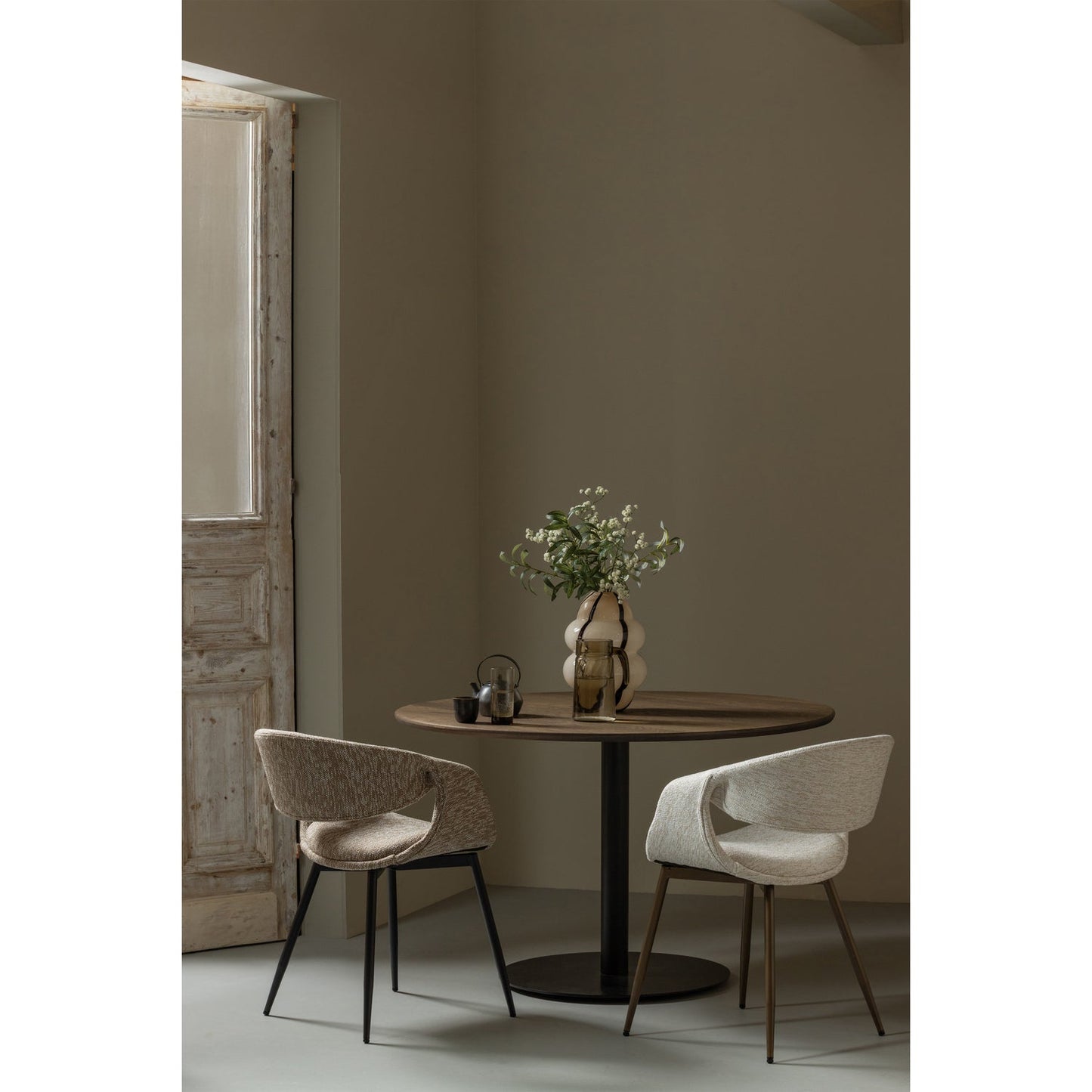 Woood Yossi eetkamerstoel Zand zwart metaal