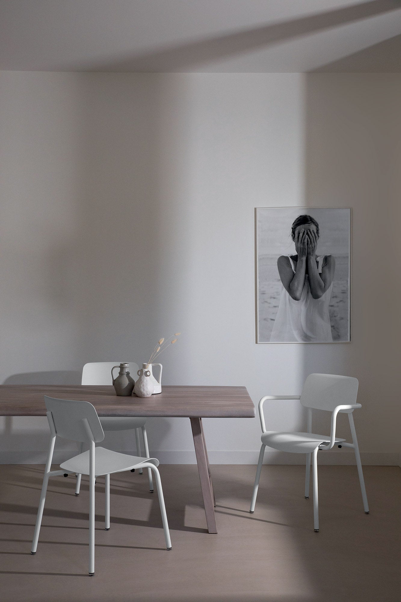 Fermob Studie tuinstoel met arm Lapilli grey