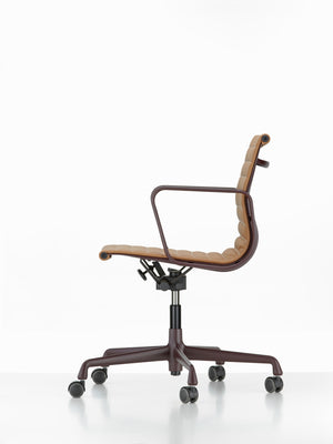 Vitra Eames Aluminium EA 117 bureaustoel draaibaar Leather Premium Cognac